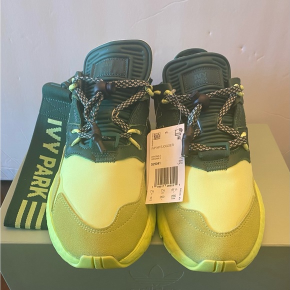ADIDAS Nite Jogger
Beyonce Ivy Park Dark Green Frozen Yellow - Picture 3 of 10